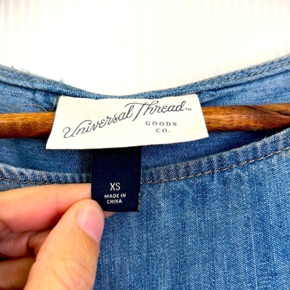 Universal Thread - Stonewash Sleeveless Fray With Buttons On Side Dress XS - Picture 10 of 13